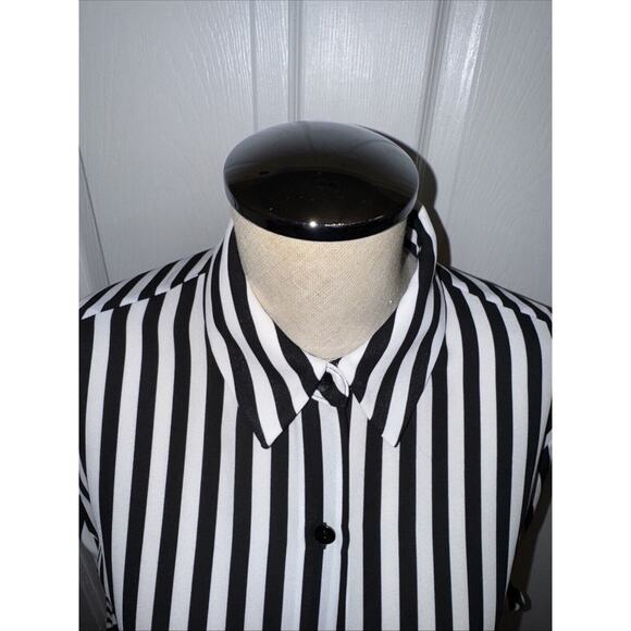 Chico’s Women’s Black White Multi Way Stripe Blouse Size 0 US 4-6 Button Up - Picture 3 of 7
